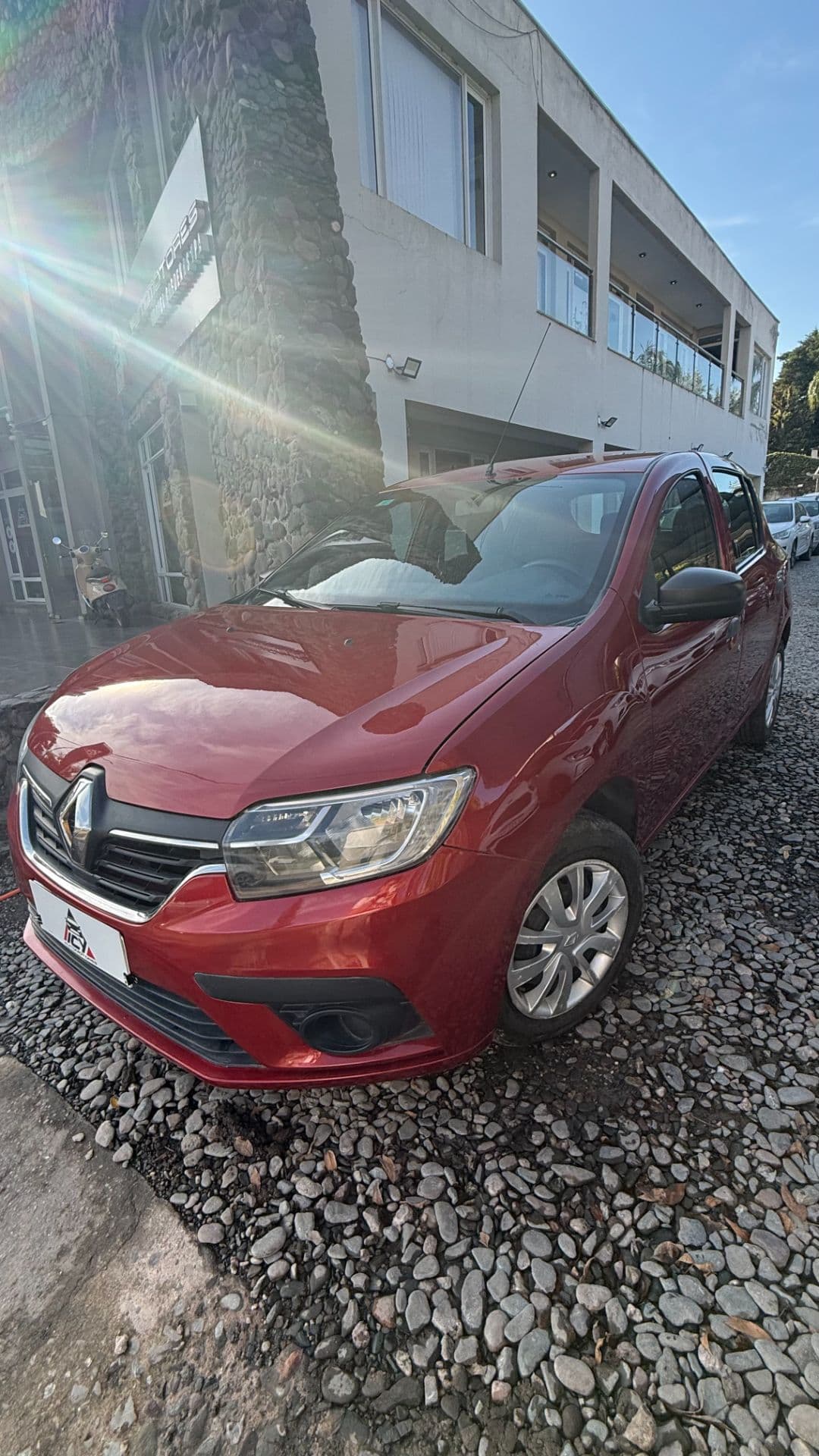 Renault sandero LIFE PH2 — foto 1